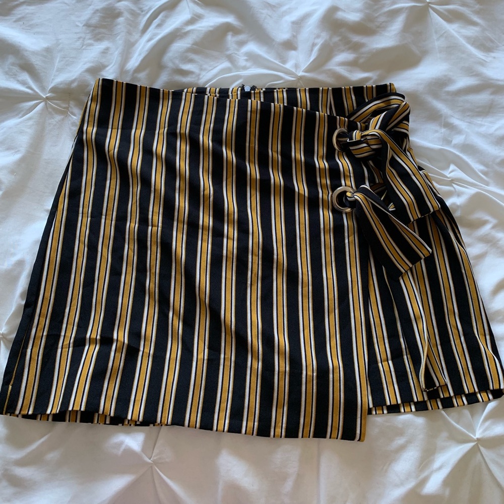 Cute striped skirt !